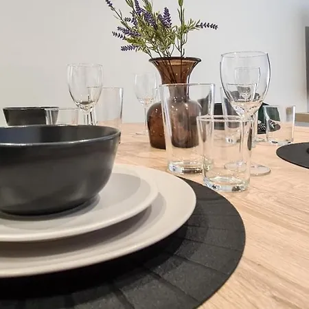 Phaedrus Living: Seaside Luxury Flat Lighthouse 69 Apartment