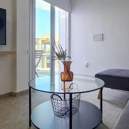 Phaedrus Living: Seaside Luxury Flat Lighthouse 69 * Paphos